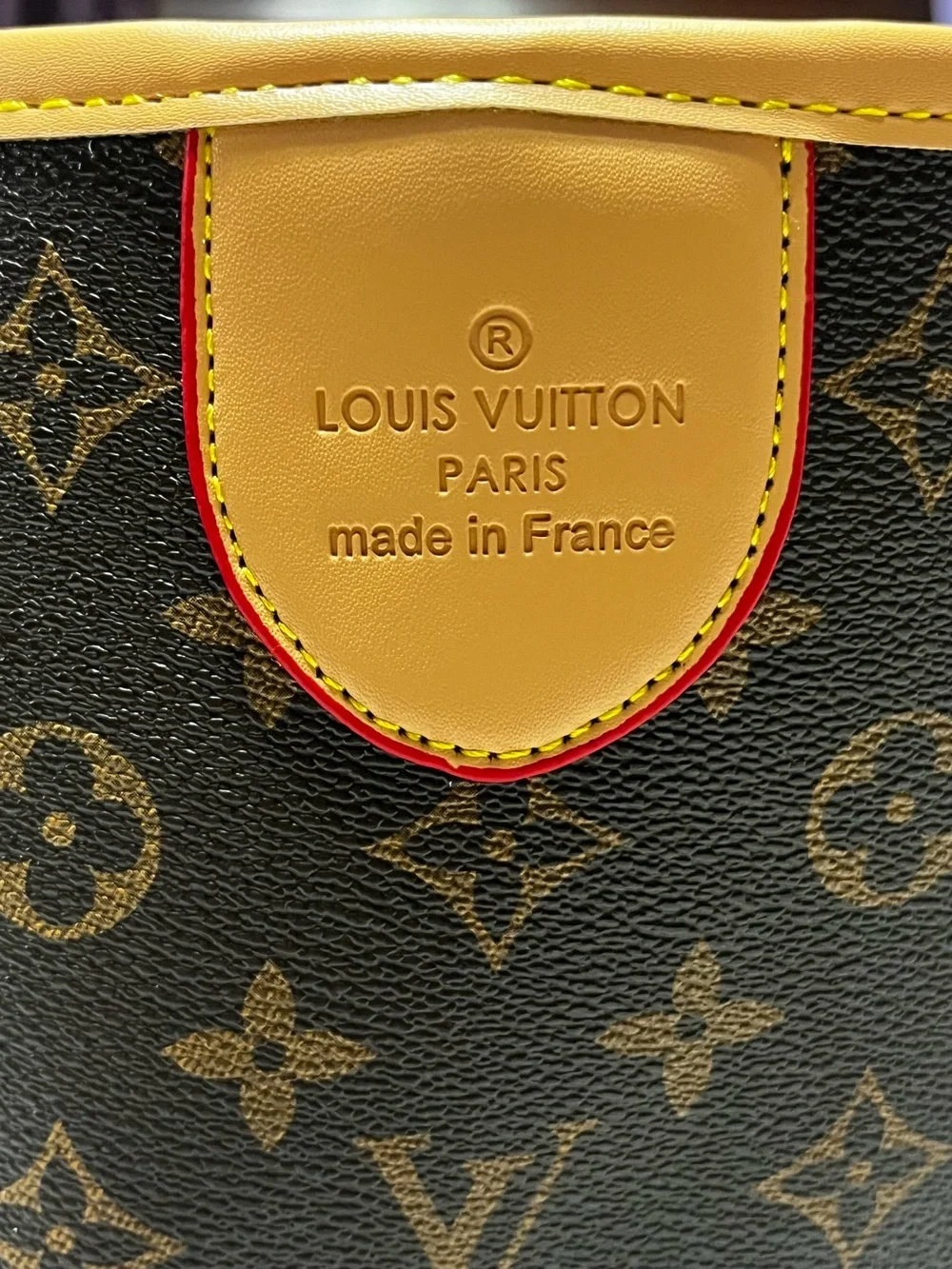 Louis. Vuitton. Delightful Signature Monogram Hobo Shoulder Bag Purse